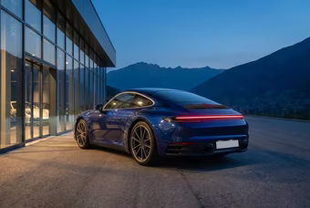 Tre quarti posteriore dell’auto (foto di gamma)